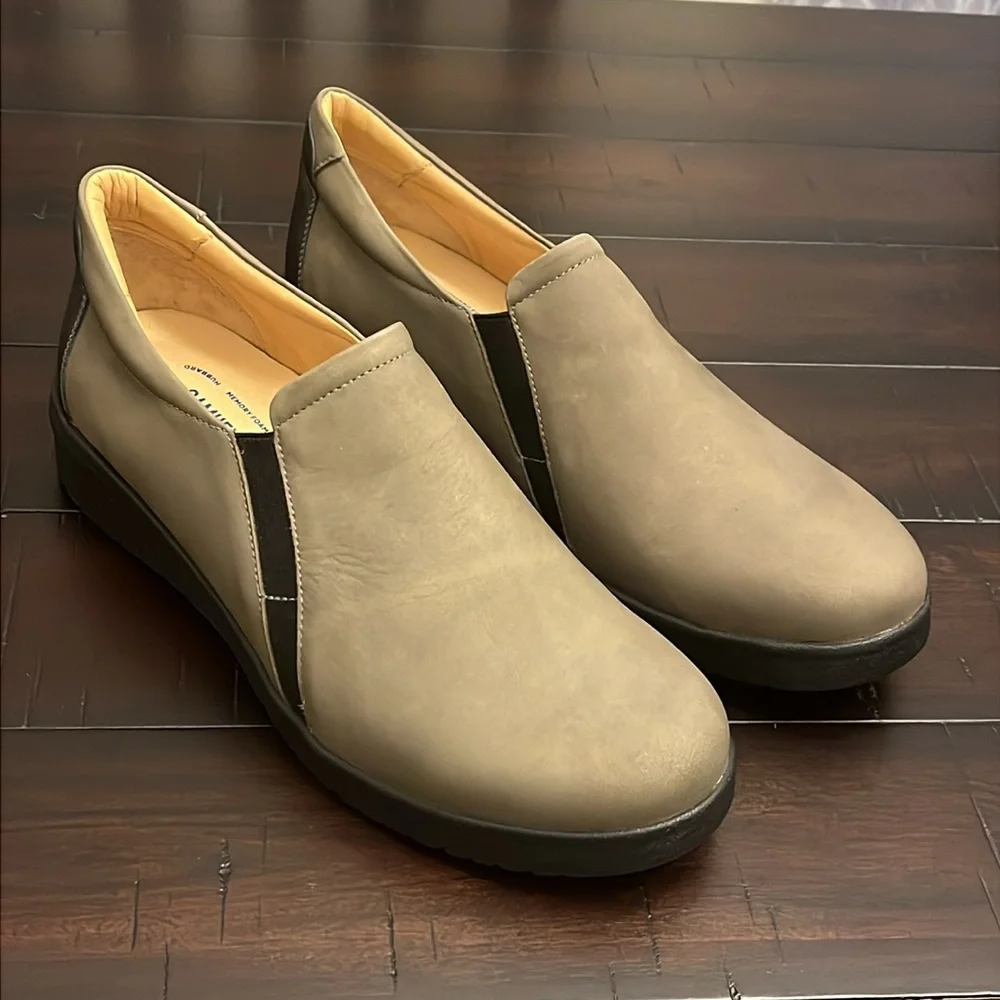 Samuel Hubbard Marin Slip-On Shoes Taupe Nubuck Brazil Women’s Size 9.5 W Wide